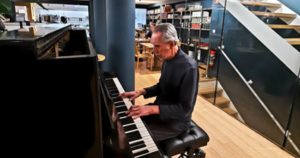 nicola-cantisani-playing-piano-human-rights